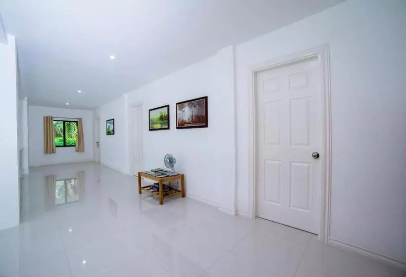 Bohol White House Bed & Breakfast