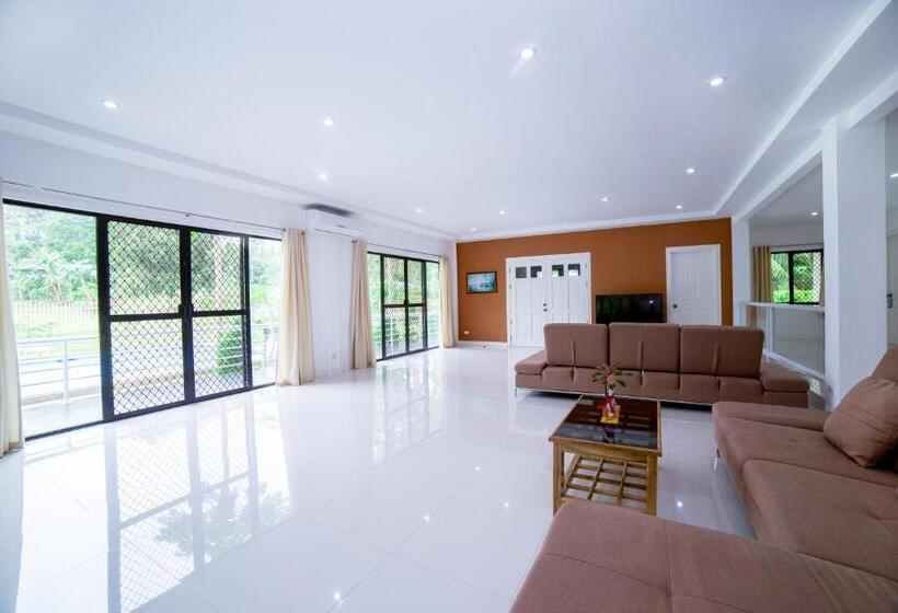 Bohol White House Bed & Breakfast