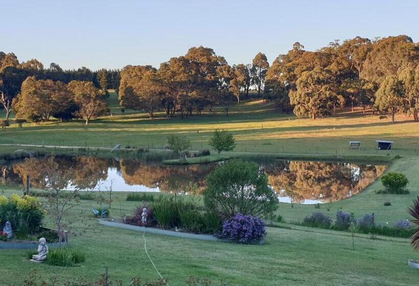 בית מלון כפרי Emu Lodge Country Retreat