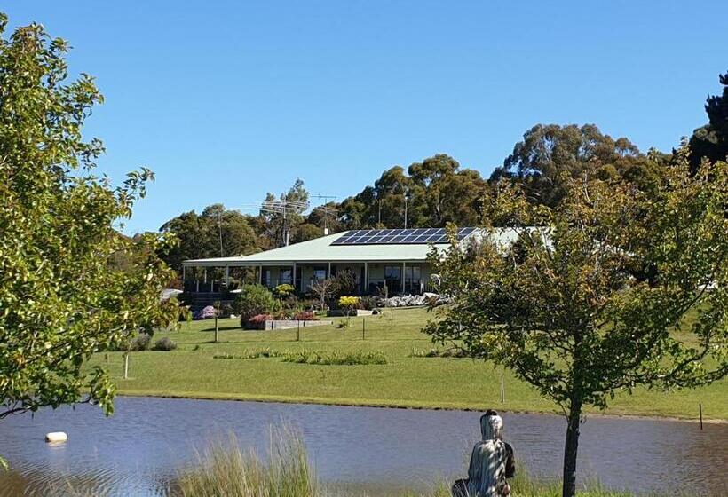 בית מלון כפרי Emu Lodge Country Retreat