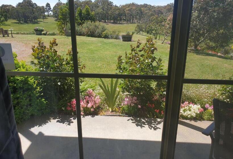 בית מלון כפרי Emu Lodge Country Retreat