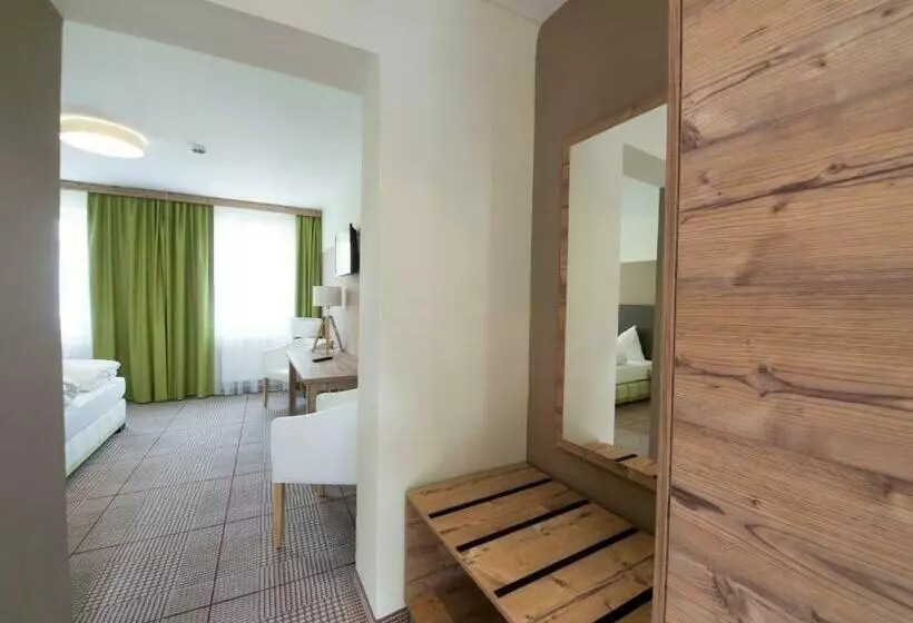 ホテル Landgasthof Zum Goldenen Hirschen