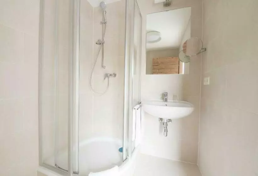 ホテル Landgasthof Zum Goldenen Hirschen