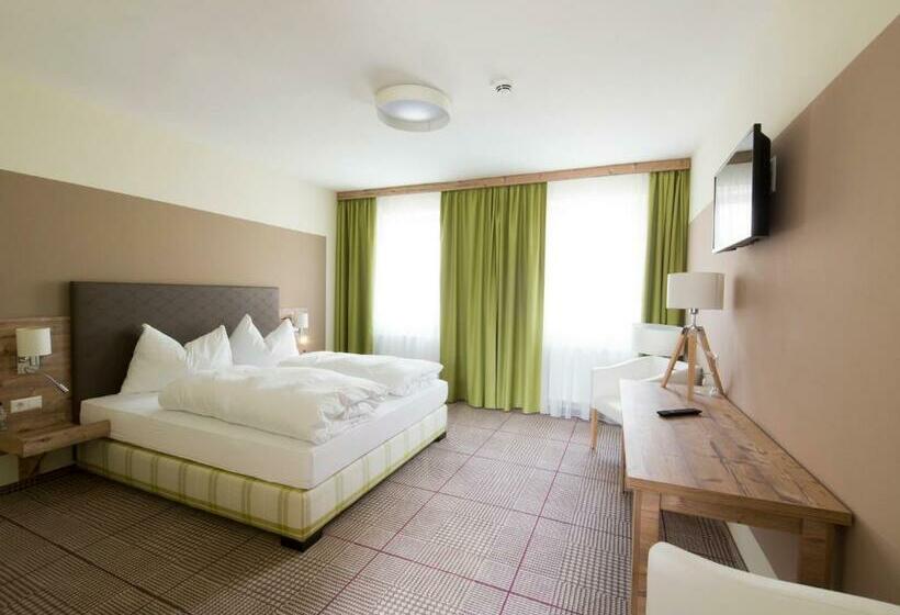 Otel Landgasthof Zum Goldenen Hirschen