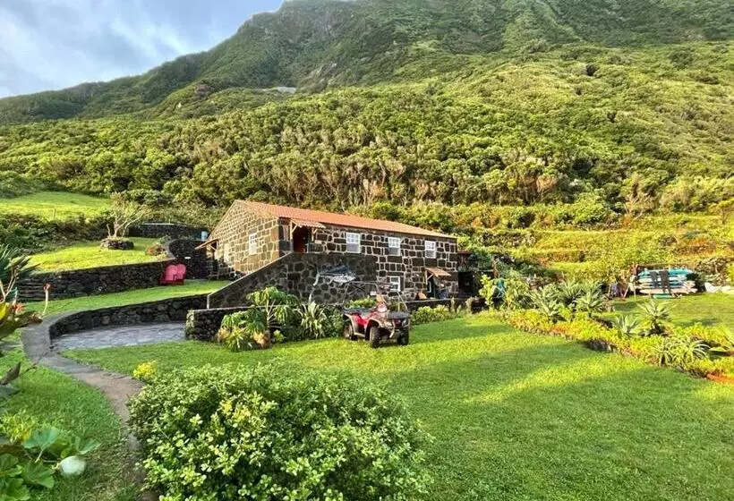 ペンション Caldeira Guesthouse