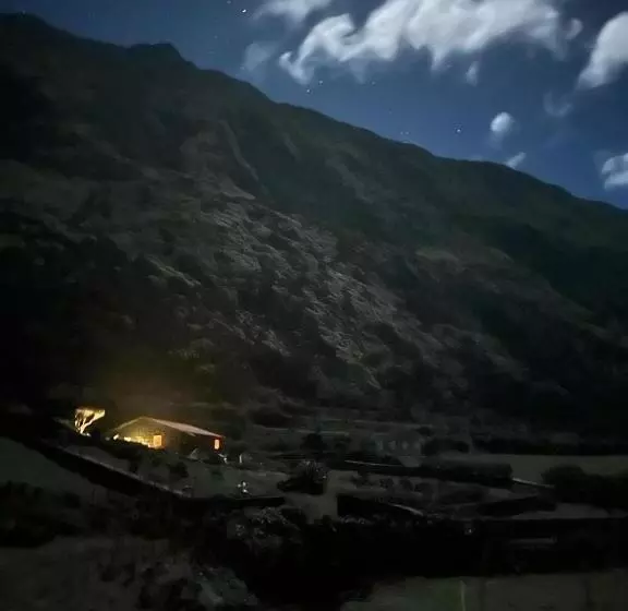 ペンション Caldeira Guesthouse