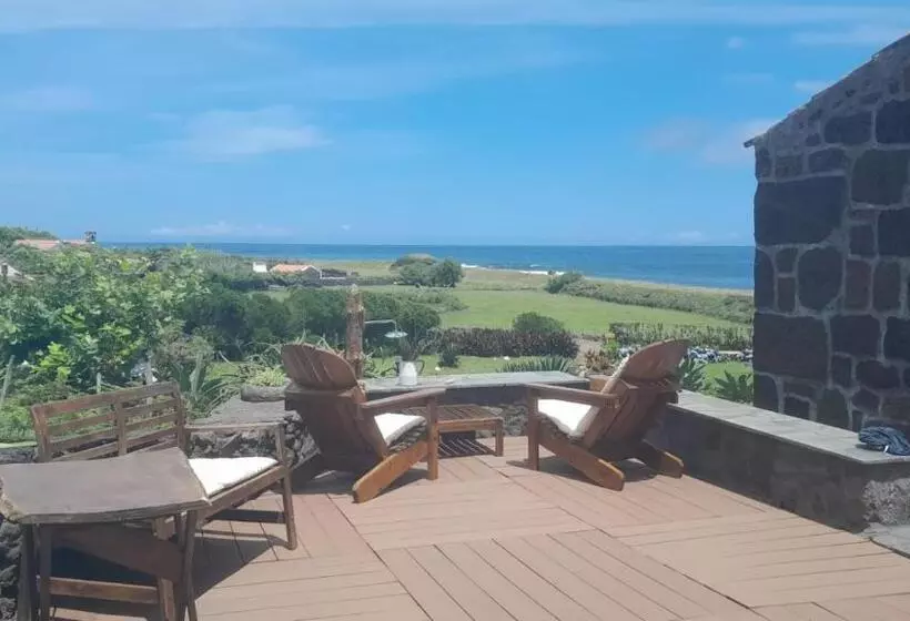 ペンション Caldeira Guesthouse