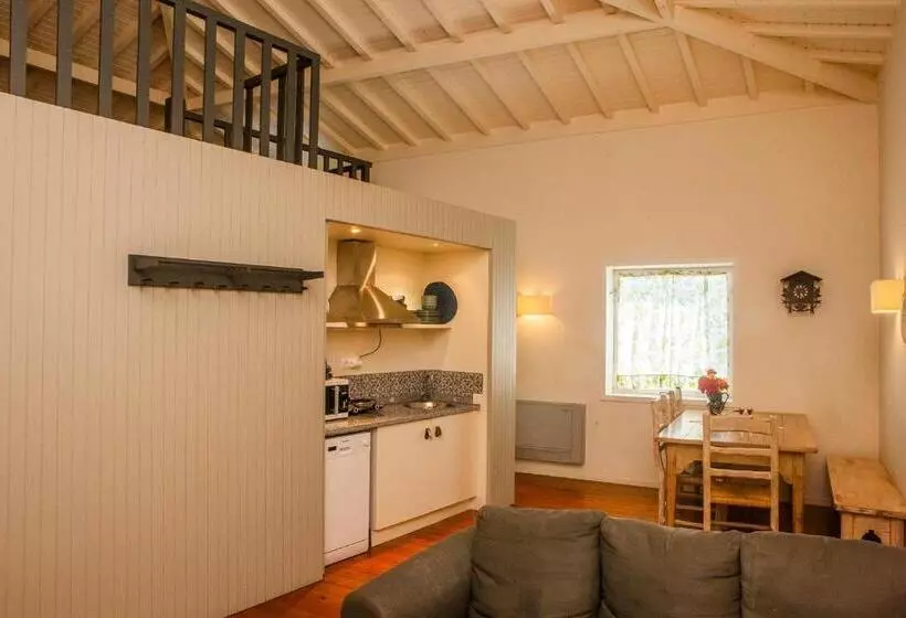 Majatalo Casal De Tralhariz   Turismo De Habitacao