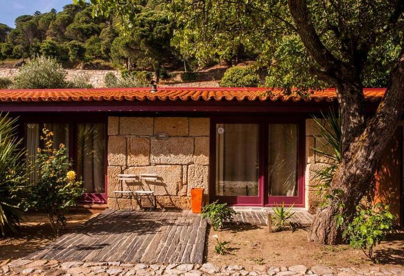 بنسيون Casal De Tralhariz   Turismo De Habitacao