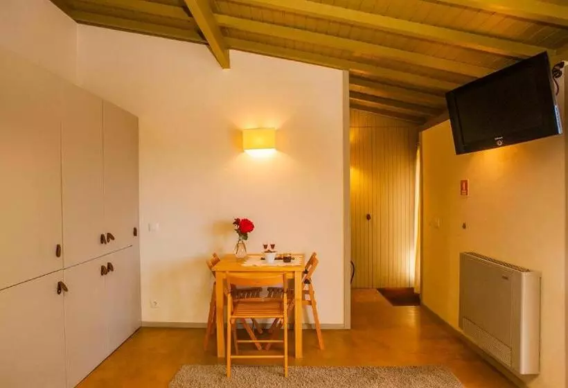 Majatalo Casal De Tralhariz   Turismo De Habitacao