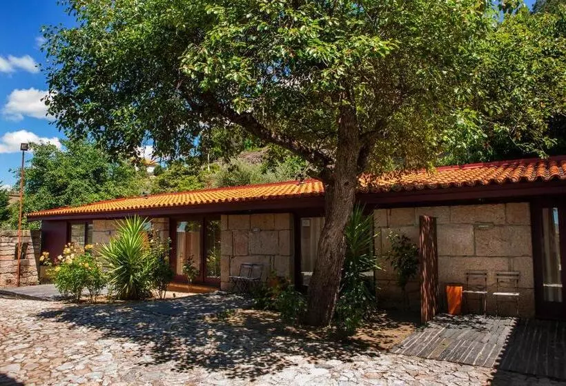 Majatalo Casal De Tralhariz   Turismo De Habitacao