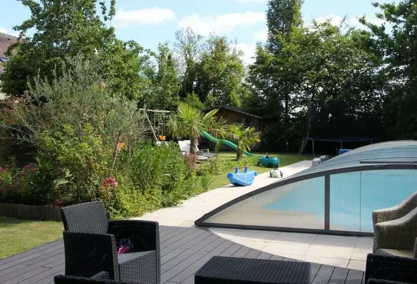 Majatalo La Closerie Dauvilliers