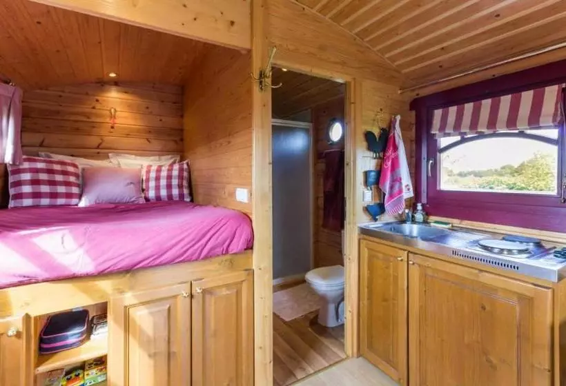 ペンション La Roulotte Des Matis