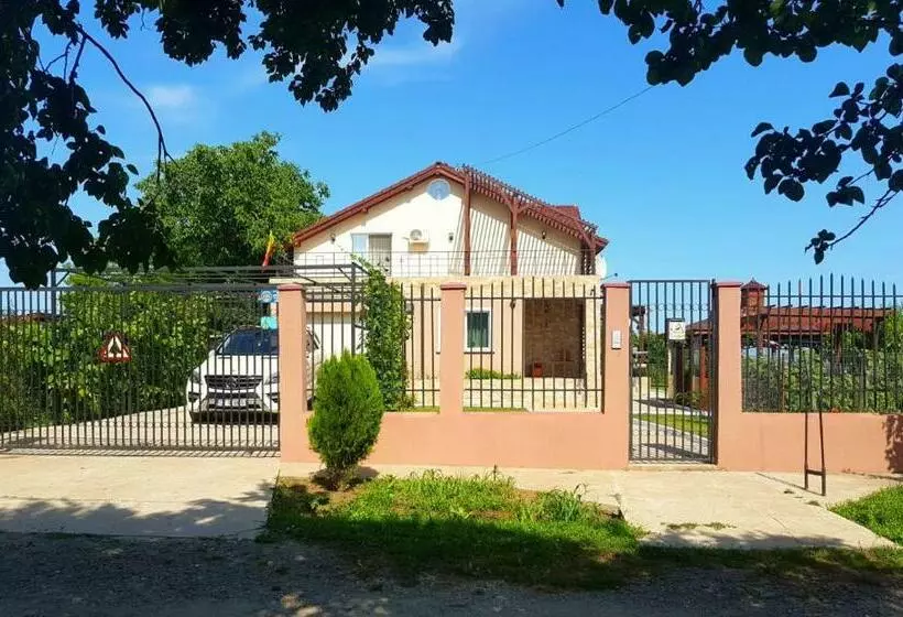 Majatalo Nobless Villa