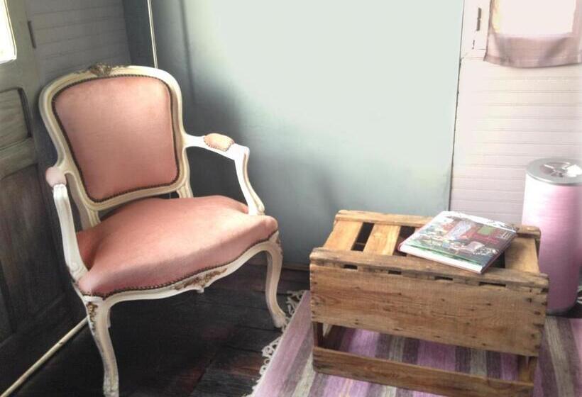 פנסיון Une Roulotte à La Campagne