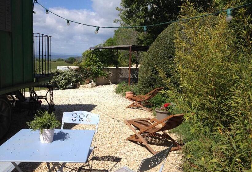 פנסיון Une Roulotte à La Campagne