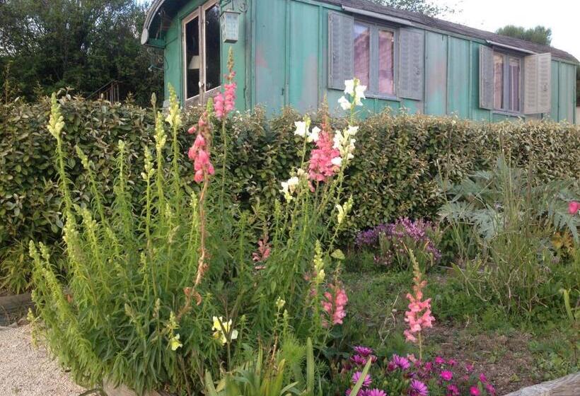 פנסיון Une Roulotte à La Campagne