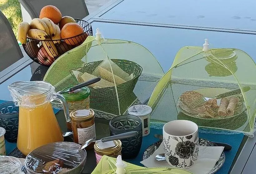 Aamiaismajoitus (B&B) Chambre D Hôtes Le Domaine Des Hirondelles