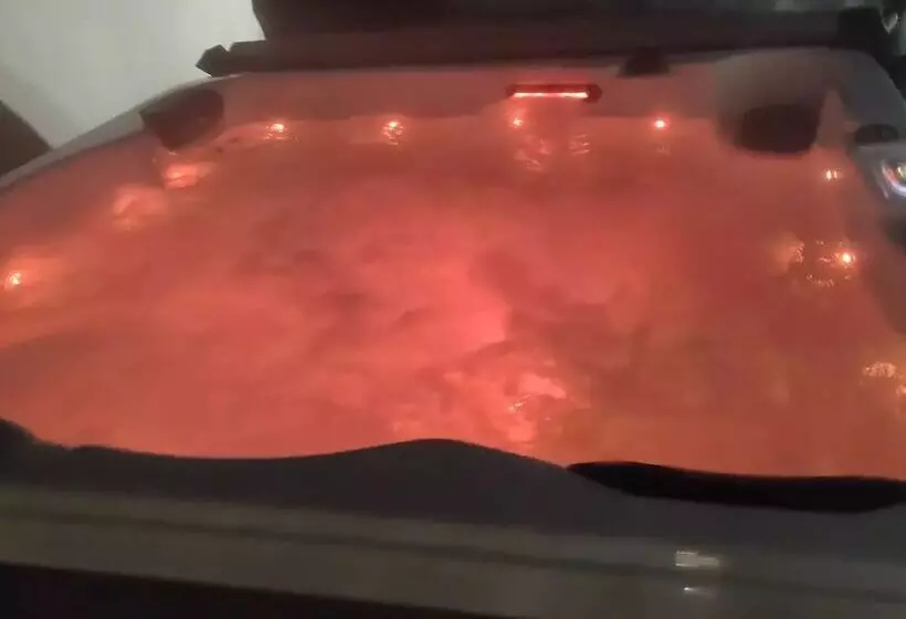 Aamiaismajoitus (B&B) Chambre D Hôtes Le Domaine Des Hirondelles