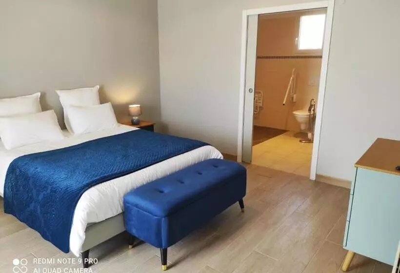 Aamiaismajoitus (B&B) Chambre D Hôtes Le Domaine Des Hirondelles