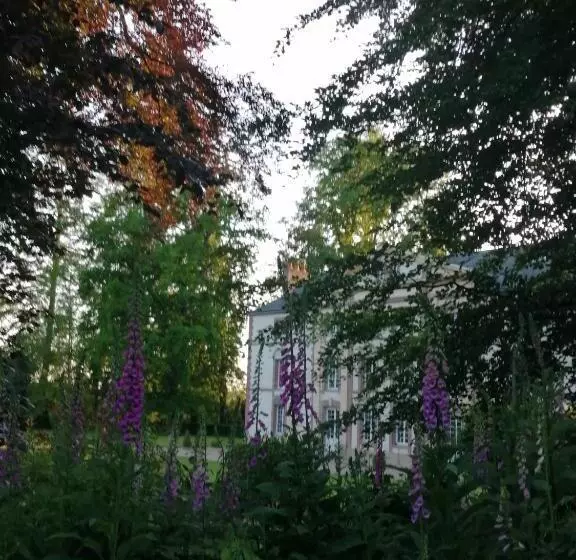 Aamiaismajoitus (B&B) Chambre E André Le Domaine Des Jardins De Bracquetuit