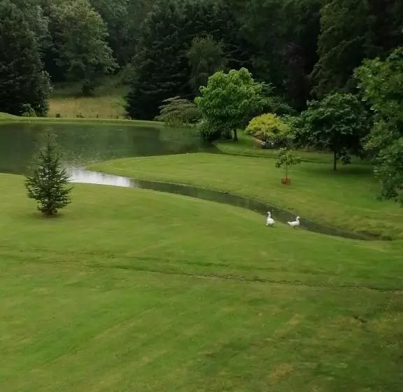 Aamiaismajoitus (B&B) Chambre E André Le Domaine Des Jardins De Bracquetuit