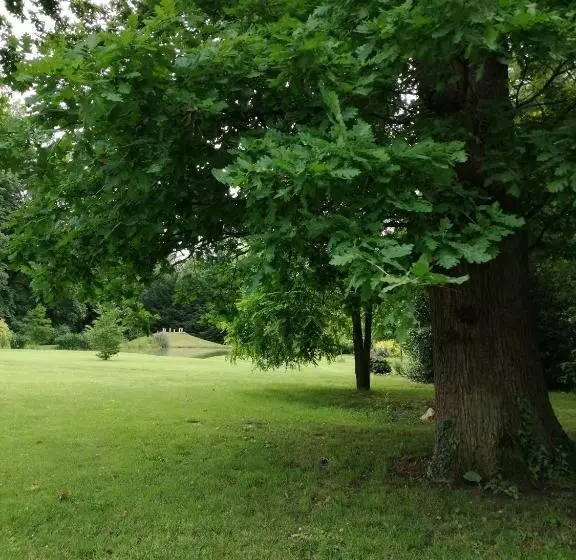 Aamiaismajoitus (B&B) Chambre E André Le Domaine Des Jardins De Bracquetuit