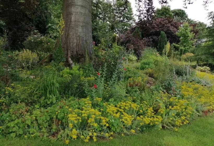 Aamiaismajoitus (B&B) Chambre E André Le Domaine Des Jardins De Bracquetuit