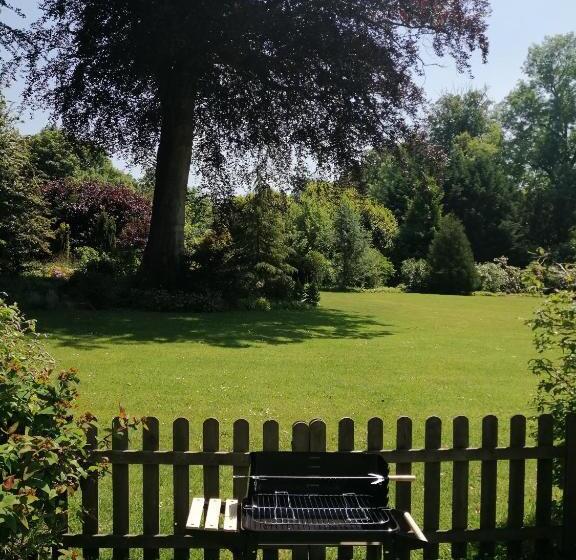 مبيت وإفطار Chambre E André Le Domaine Des Jardins De Bracquetuit