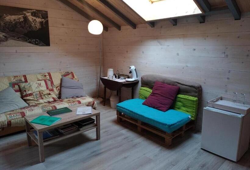 ベッドアンドブレックファースト La Marmotte De La Tour