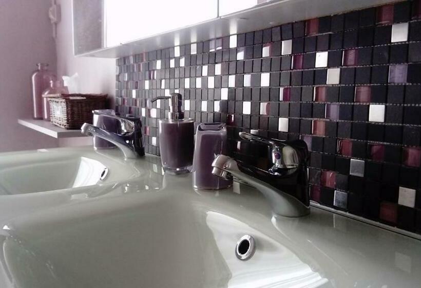 مبيت وإفطار Le Clos Des Treilles