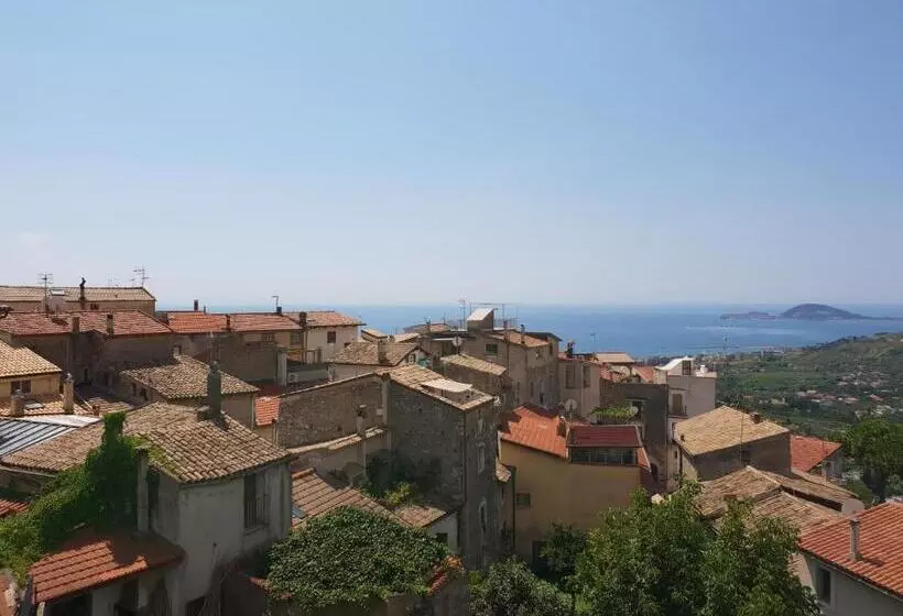 تختخواب و صبحانه Le Tre Torri