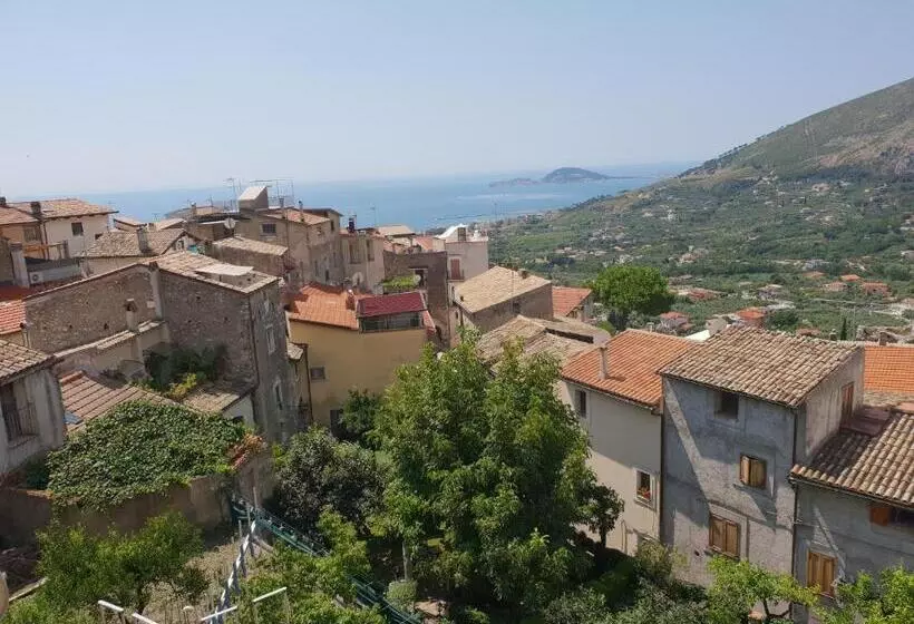 تختخواب و صبحانه Le Tre Torri