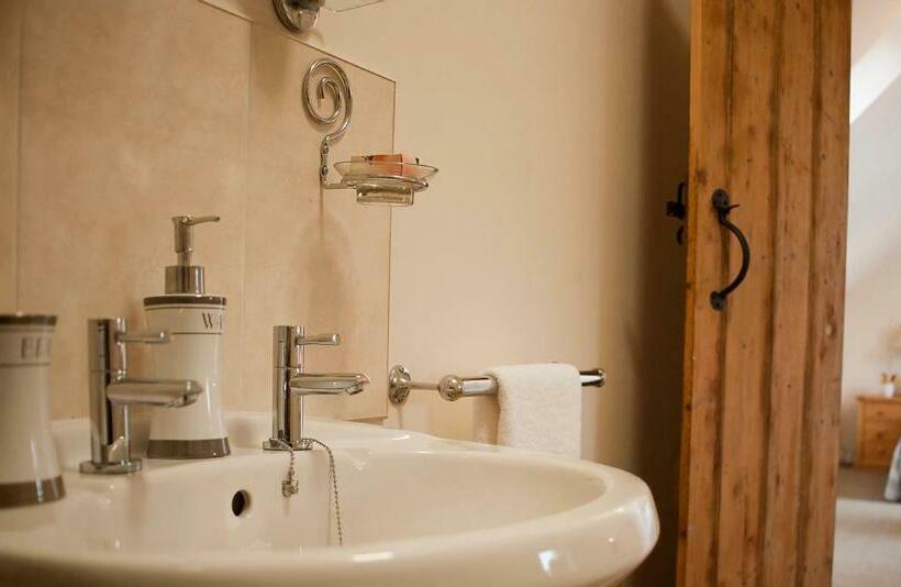 ベッドアンドブレックファースト The Old Post House