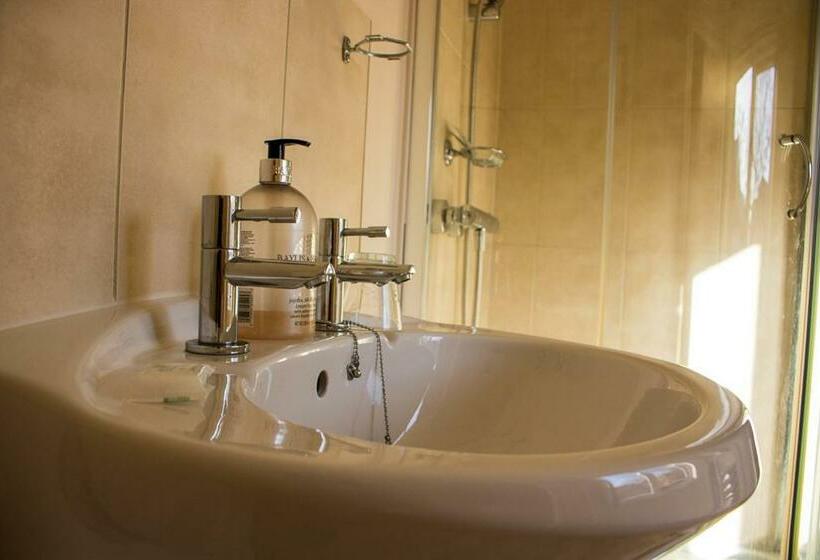 ベッドアンドブレックファースト The Old Post House