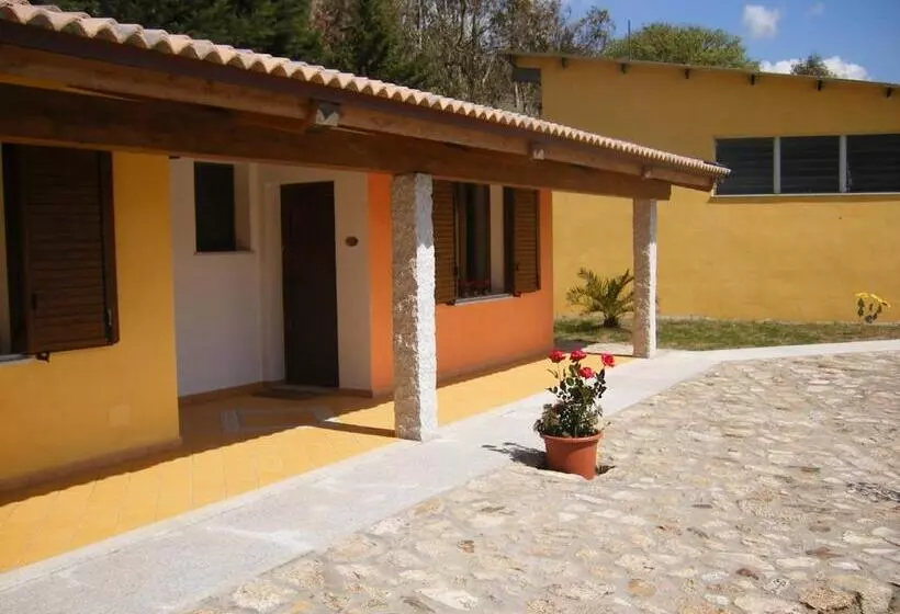 ホテル Agriturismo Usurtala
