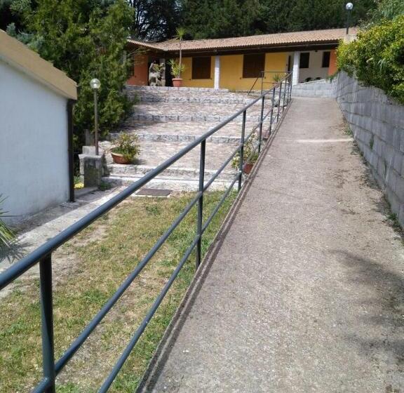 בית מלון כפרי Agriturismo Usurtala