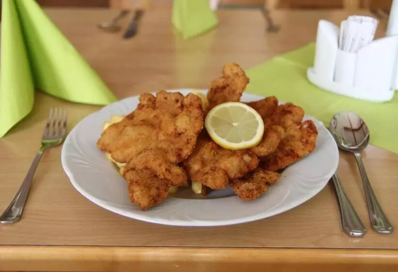 Hotelli Dorfgasthof Berlakovich