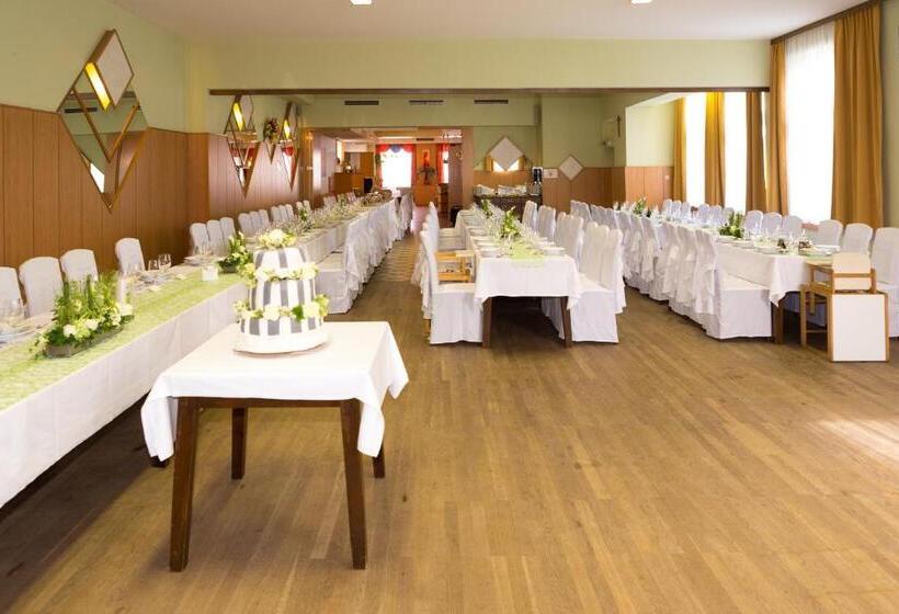 Отель Dorfgasthof Berlakovich