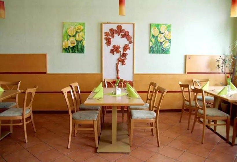 Hotelli Dorfgasthof Berlakovich