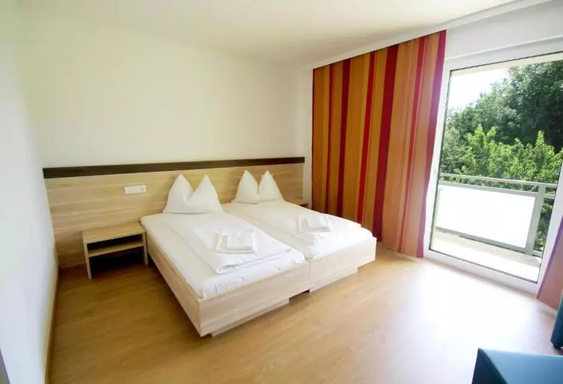 Hotelli Dorfgasthof Berlakovich