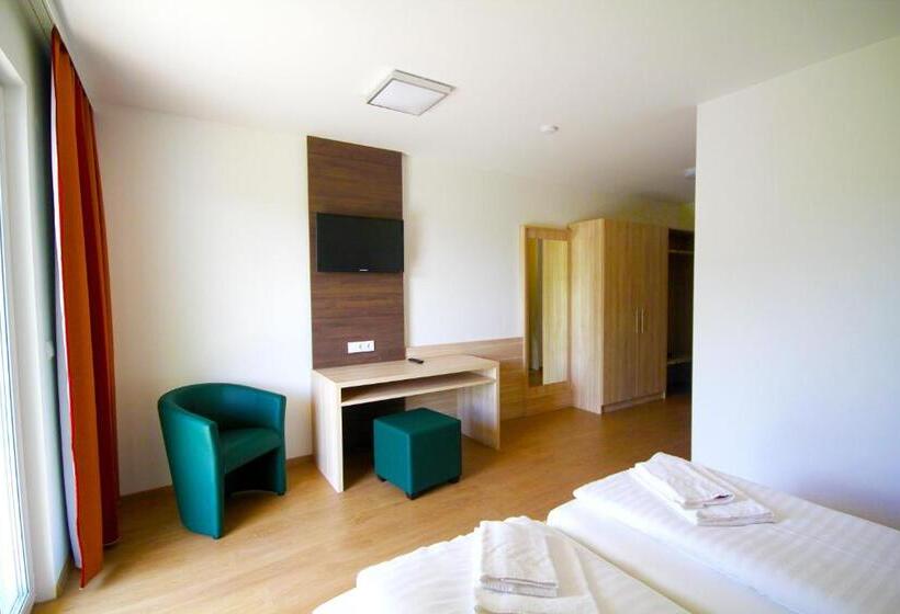 Отель Dorfgasthof Berlakovich