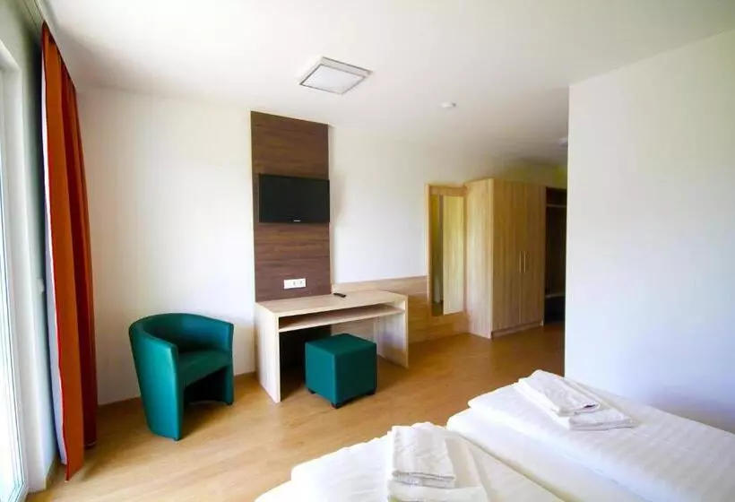 Hotelli Dorfgasthof Berlakovich