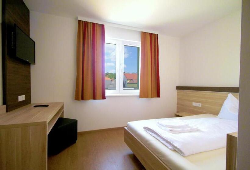 Отель Dorfgasthof Berlakovich