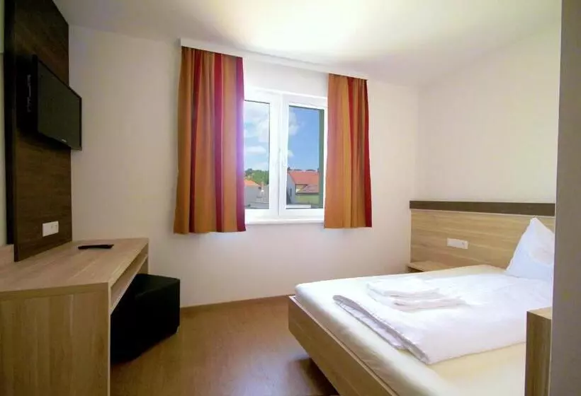 Hotelli Dorfgasthof Berlakovich