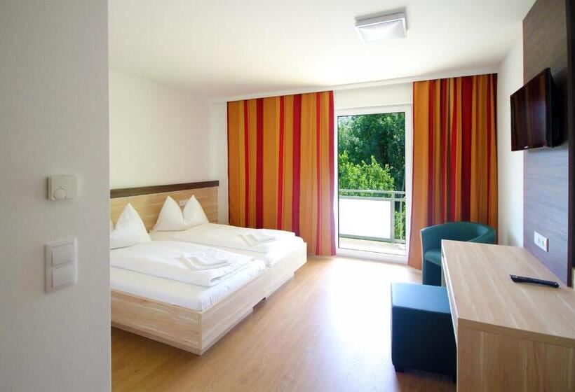 Отель Dorfgasthof Berlakovich