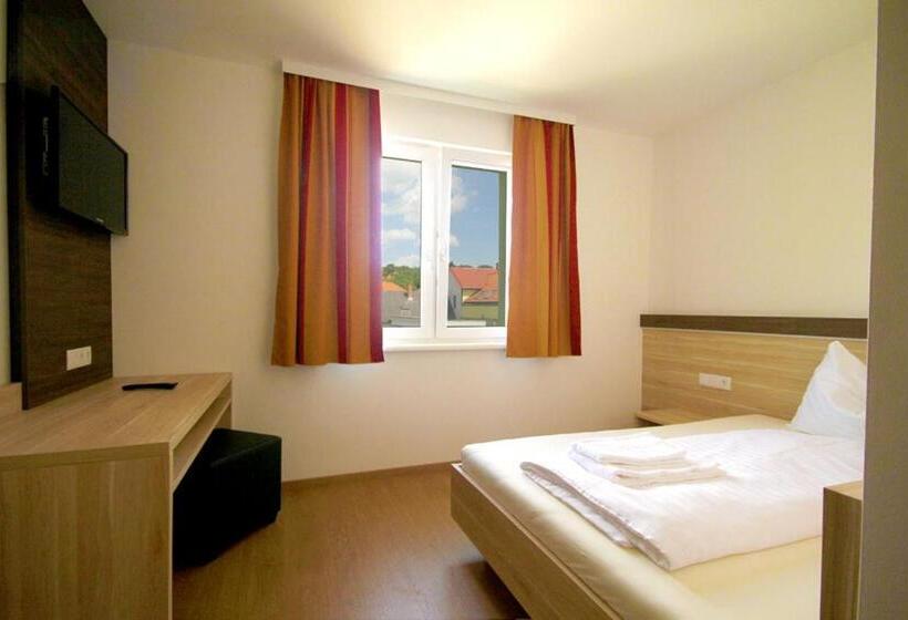 Отель Dorfgasthof Berlakovich