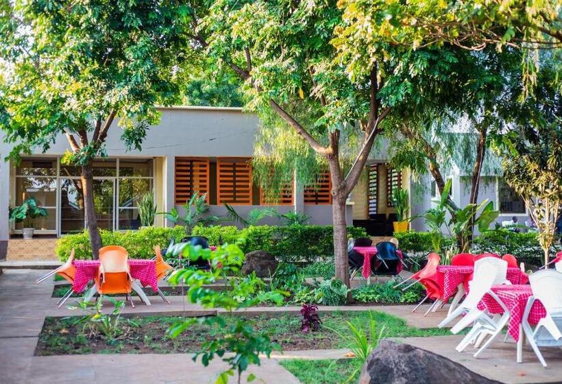 בית מלון כפרי Kilimanjaro Snow Peak