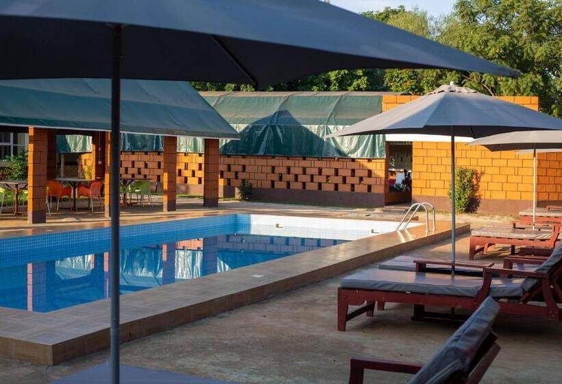 בית מלון כפרי Kilimanjaro Snow Peak