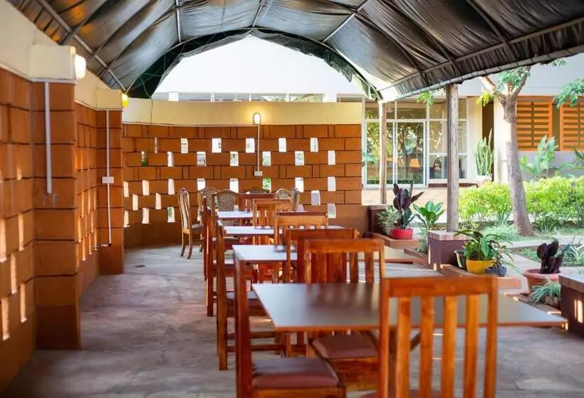 Hotelli Kilimanjaro Snow Peak